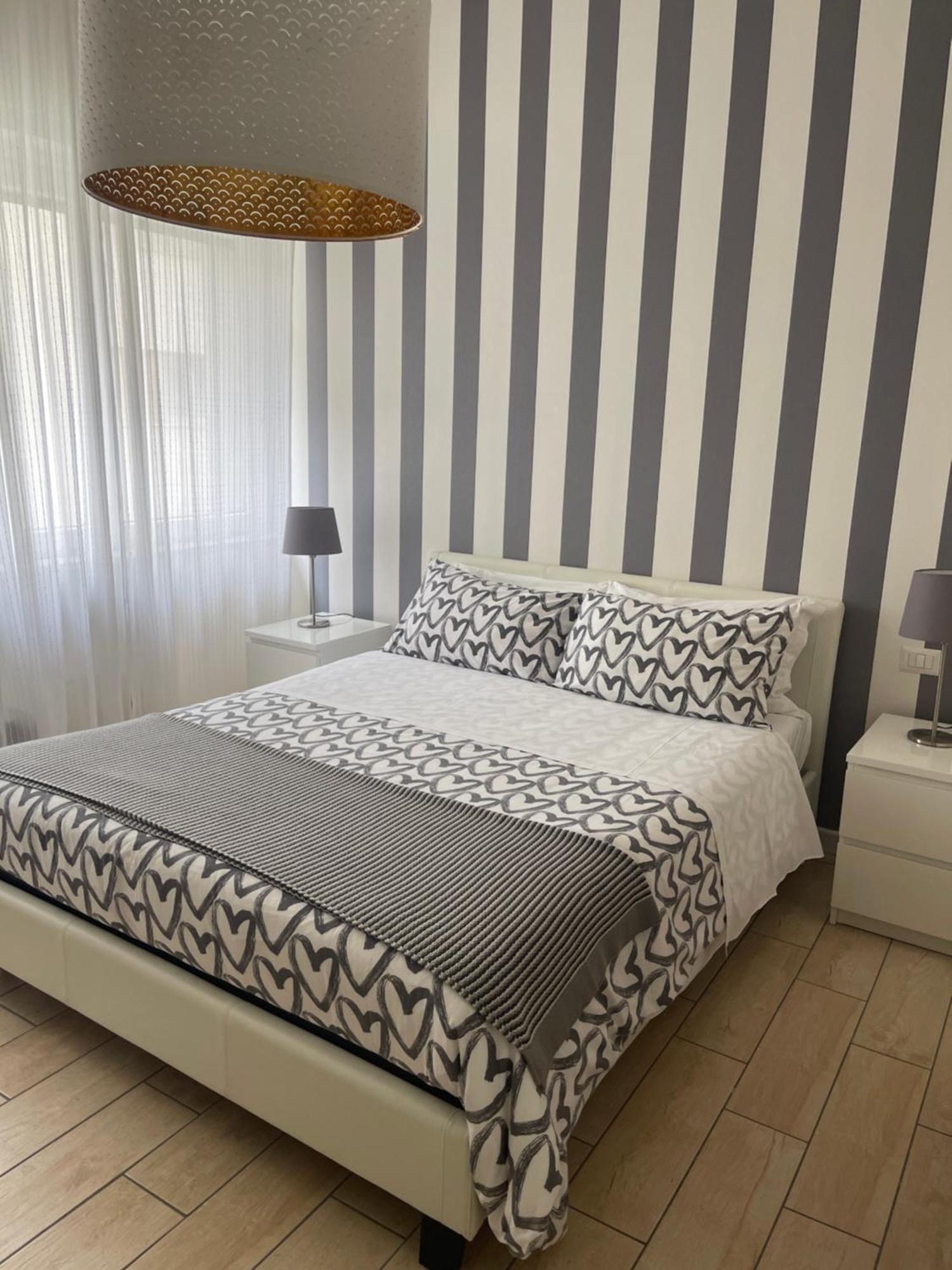 Bernini 20 Bed and Breakfast Napels Buitenkant foto