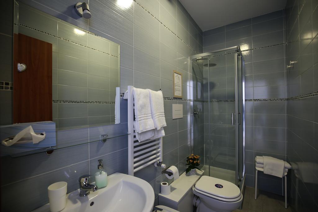 Bernini 20 Bed and Breakfast Napels Buitenkant foto